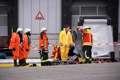 Ostfildern-Kemnat: Chemieunfall sorgt fuer Grosseinsatz der Feuerwehr